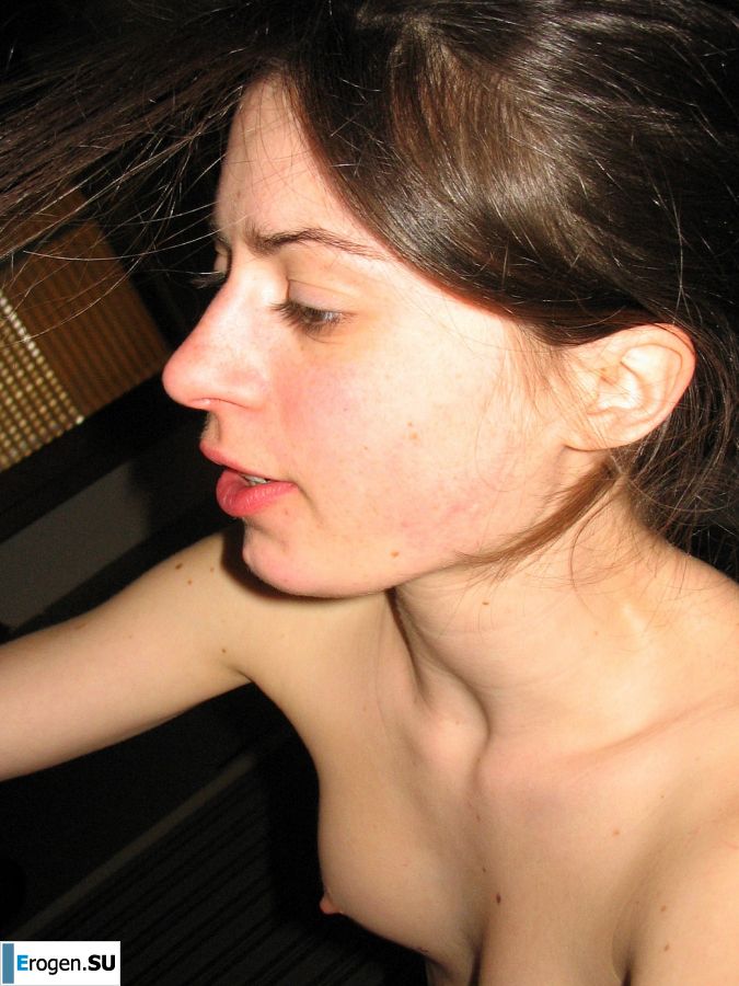 A girl with a furry pussy masturbates in front of a guy. Photo 24