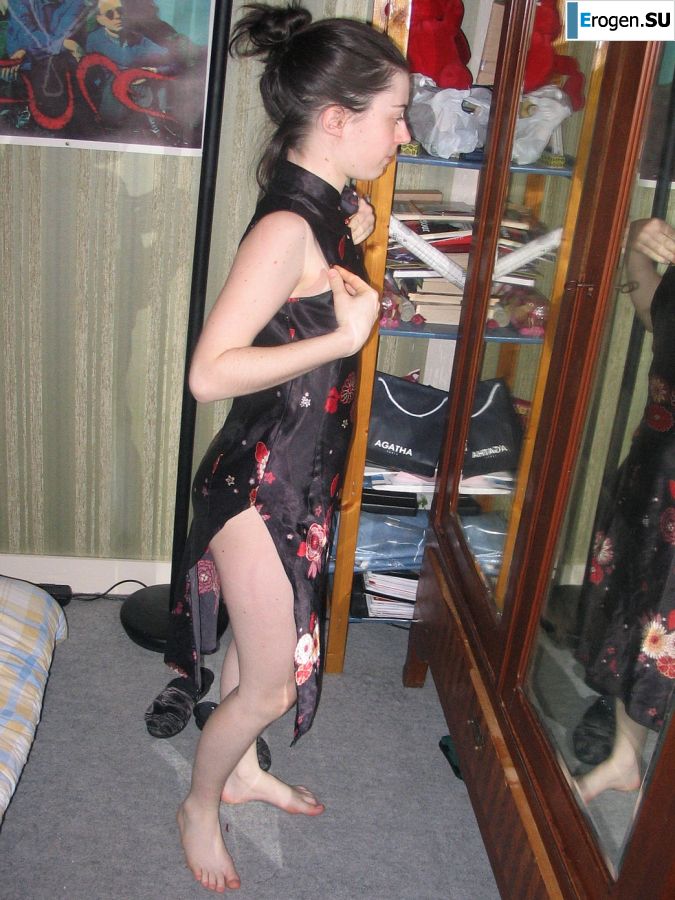 A girl with a furry pussy masturbates in front of a guy. Photo 25