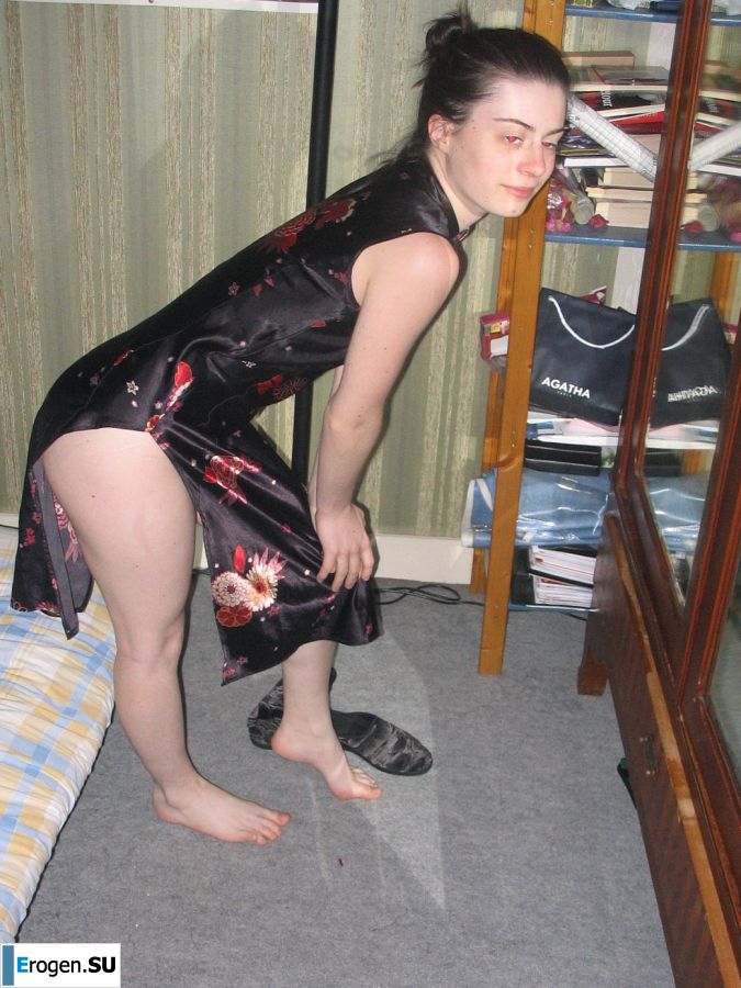 A girl with a furry pussy masturbates in front of a guy. Photo 26