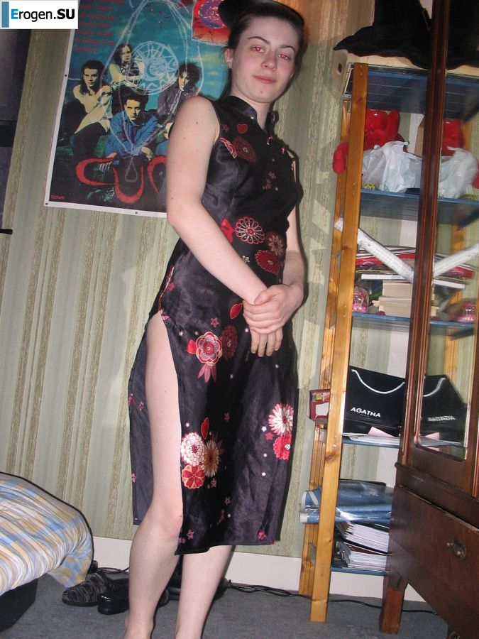 A girl with a furry pussy masturbates in front of a guy. Photo 27