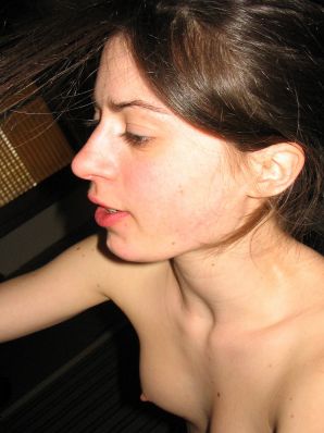 A girl with a furry pussy masturbates in front of a guy. Thumb 24