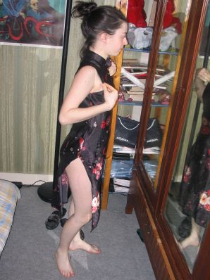 A girl with a furry pussy masturbates in front of a guy. Thumb 25