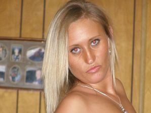 A blonde in pink panties drank and spread her legs in a billiard club. Thumb 15