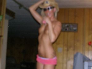 A blonde in pink panties drank and spread her legs in a billiard club. Thumb 23