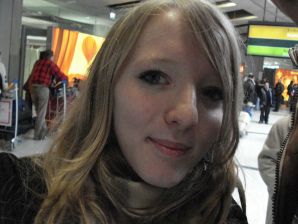 The red-haired beauty poses on the bed without panties, spread her legs. Thumb 20