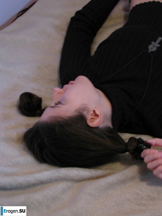 A pretty student is fingering a pussy and showing her labia. Part 2. Photo 25