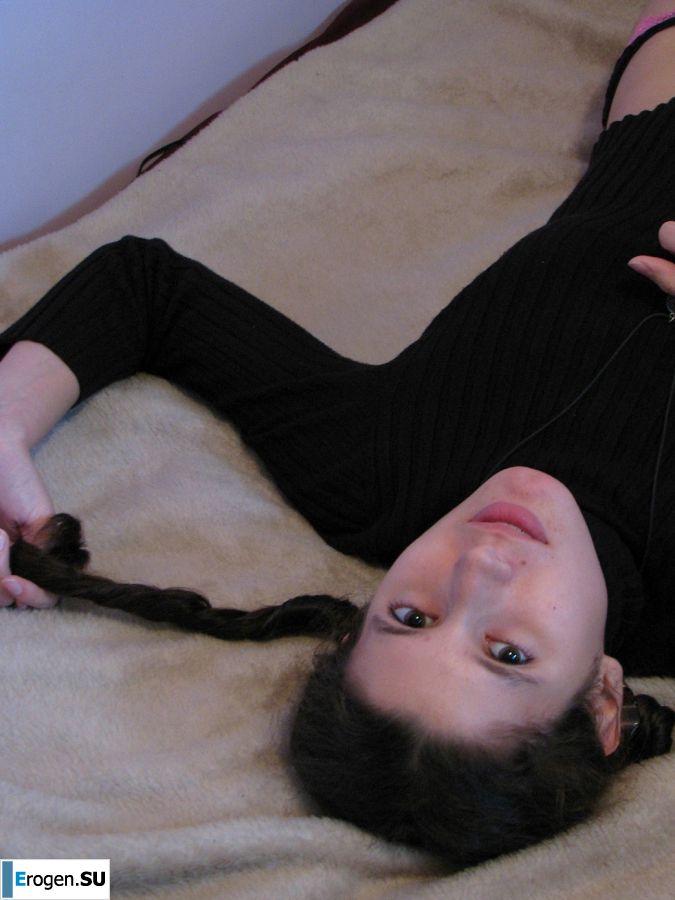 A pretty student is fingering a pussy and showing her labia. Part 2. Photo 26