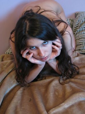 Симпатичная студентка теребит письку и показывает половые губы. Часть 2. Эскиз 12