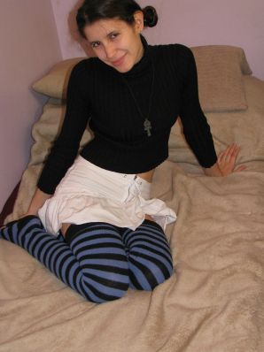 Симпатичная студентка теребит письку и показывает половые губы. Часть 2. Эскиз 31