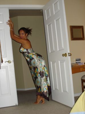 A woman with beautiful tits poses in a swimsuit and without it. Part 2. Thumb 15