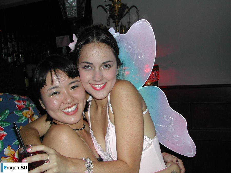 The dancer after work showed an elastic ass. Photo 11