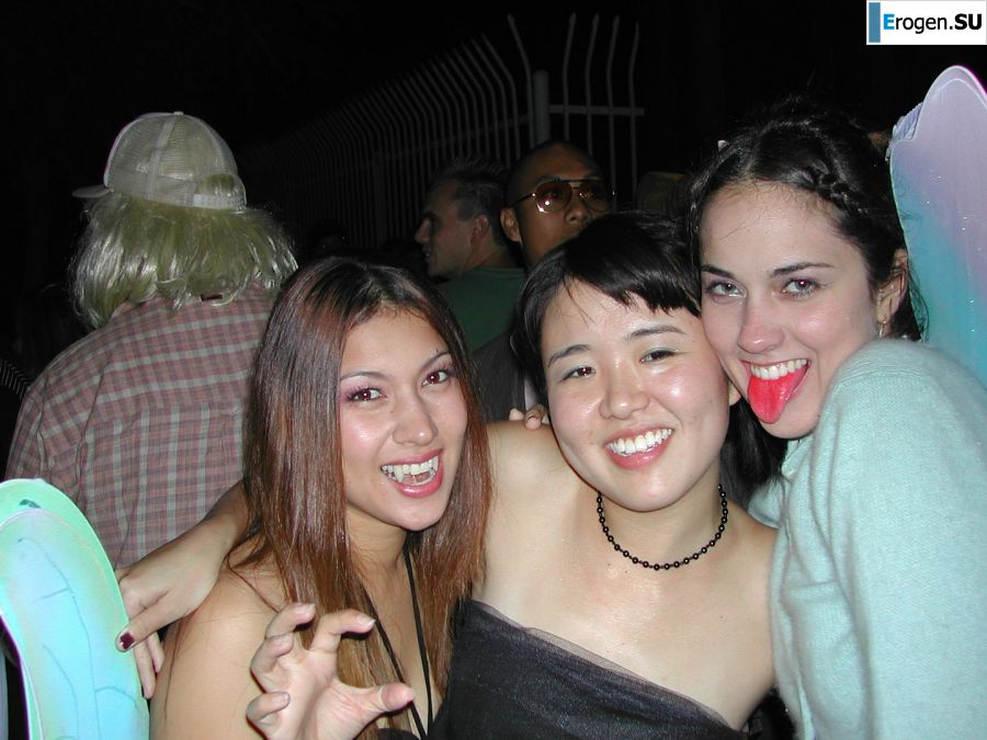 The dancer after work showed an elastic ass. Photo 12