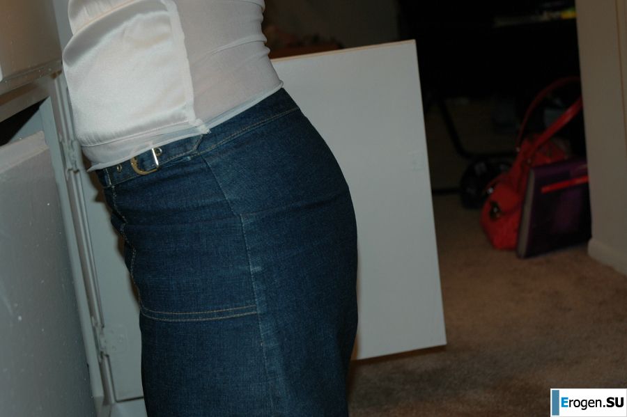 The dancer after work showed an elastic ass. Photo 16