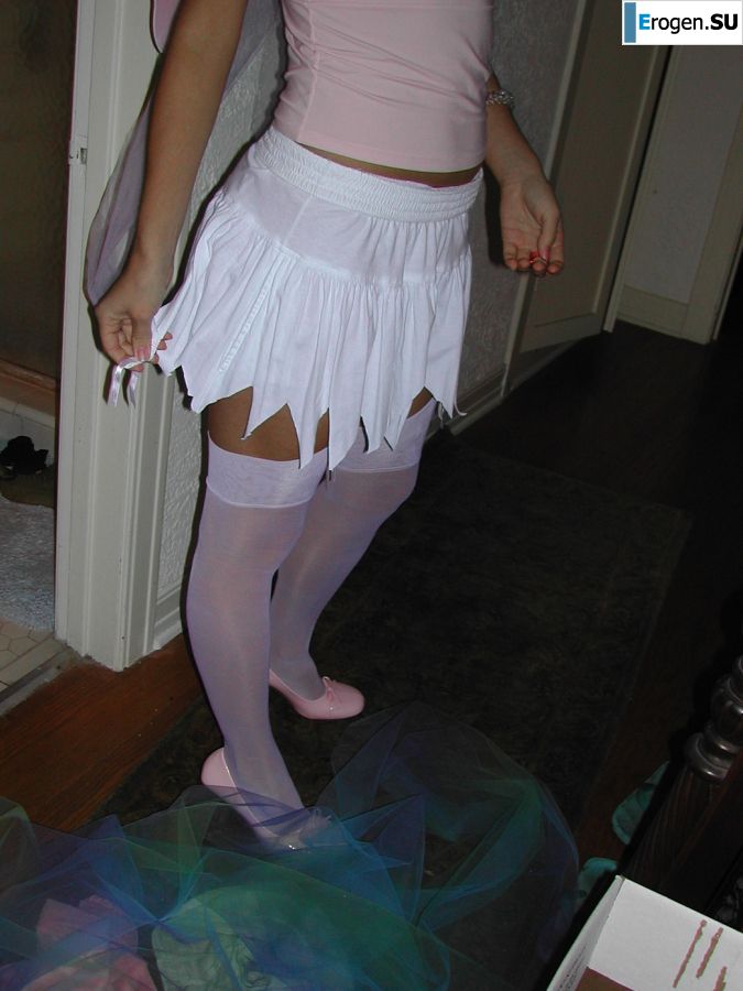 The dancer after work showed an elastic ass. Photo 4