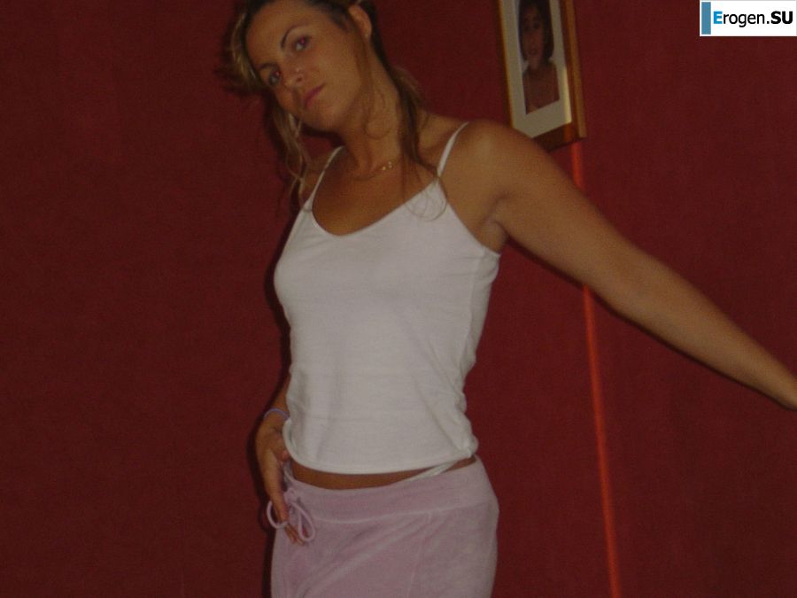 A mature woman changes into a schoolgirl and has sex. Photo 13