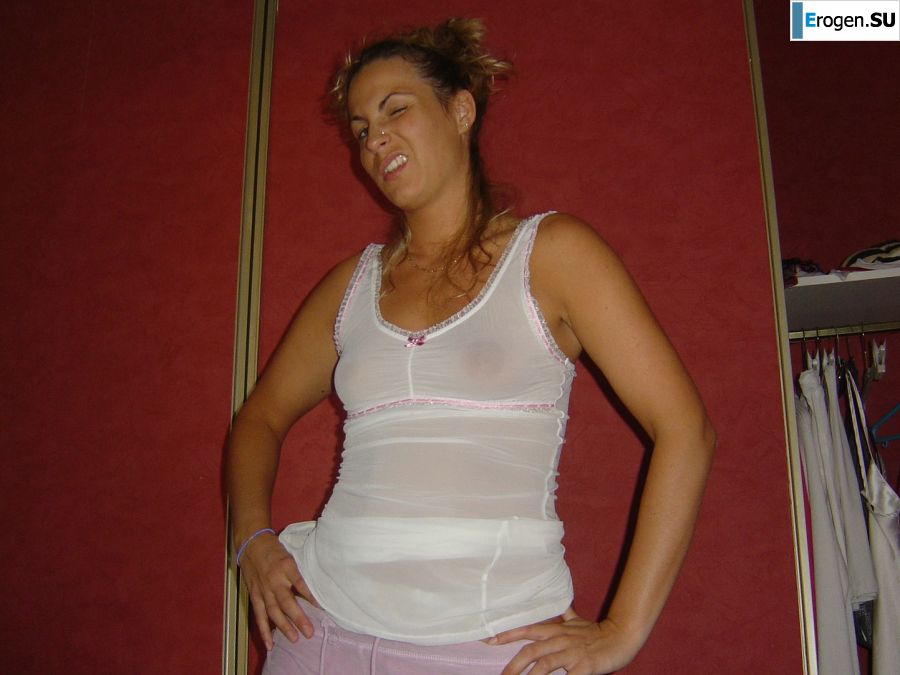 A mature woman changes into a schoolgirl and has sex. Photo 19