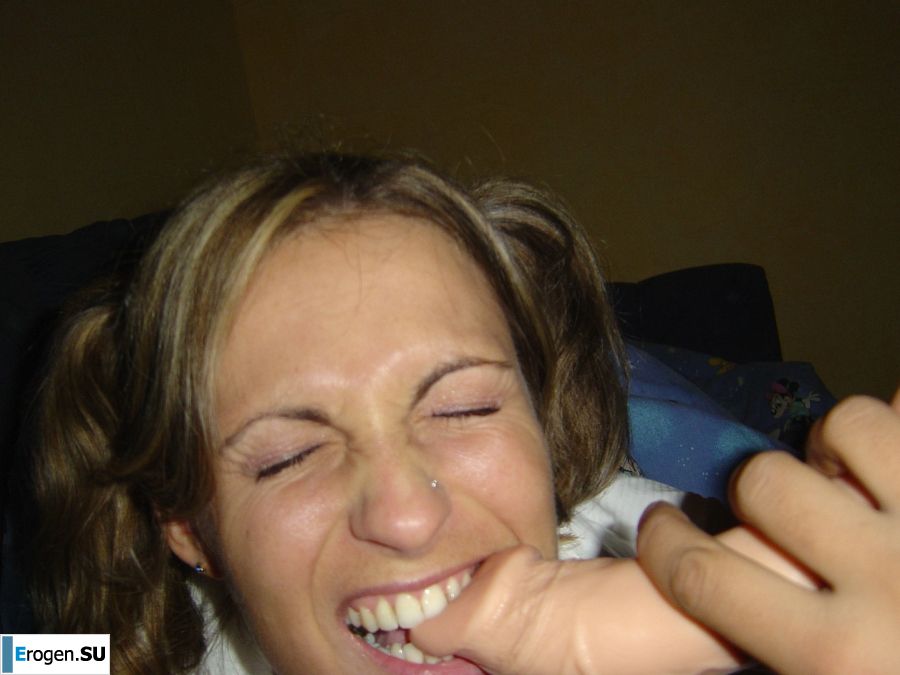 A mature woman changes into a schoolgirl and has sex. Photo 28