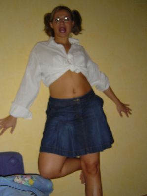 A mature woman changes into a schoolgirl and has sex. Thumb 24