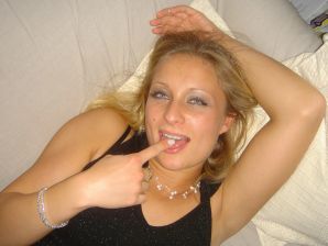 Cute blonde in pink panties showed tight boobs. Part 2. Thumb 10