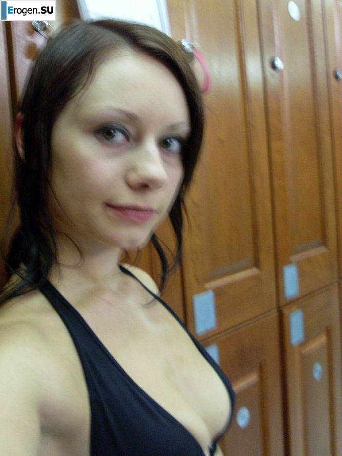 Two brunettes please each other after a party. Photo 18