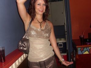 Two brunettes please each other after a party. Thumb 16