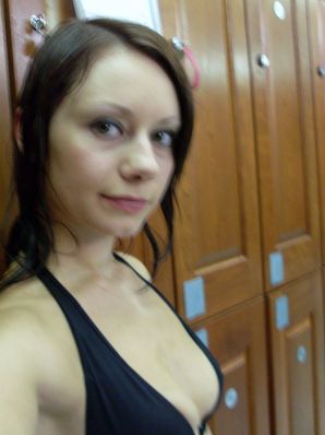 Two brunettes please each other after a party. Thumb 18