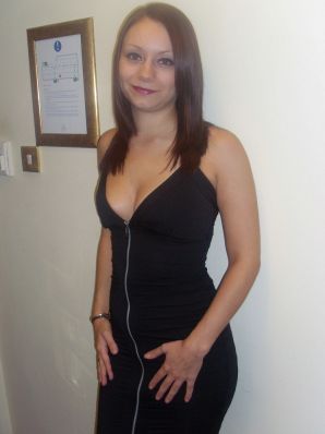 Two brunettes please each other after a party. Thumb 37