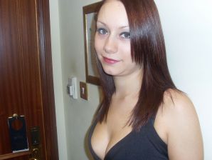 Two brunettes please each other after a party. Thumb 9