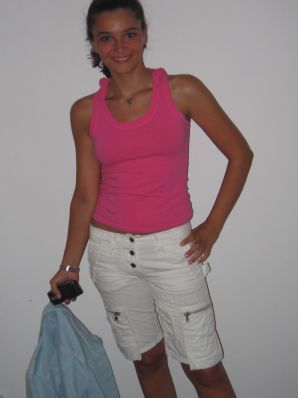 Seductive Latina poses naked on vacation in front of a guy. Thumb 14