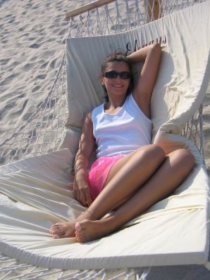 Seductive Latina poses naked on vacation in front of a guy. Thumb 29