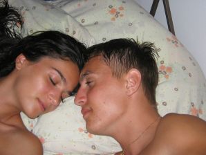 Seductive Latina poses naked on vacation in front of a guy. Thumb 31