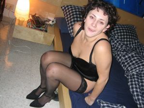 A curly-haired mature beauty is not shy about having sex on camera. Thumb 28