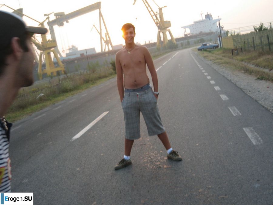 Appetizing chicks of a prostitute arrived on call on Friday night. Photo 11