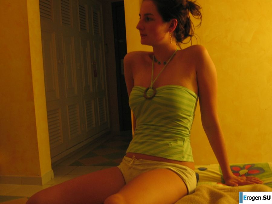 The minx and her boyfriend have sex in front of the camera and are not shy. Photo 22