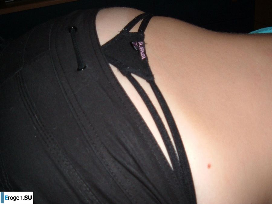 The minx and her boyfriend have sex in front of the camera and are not shy. Photo 3