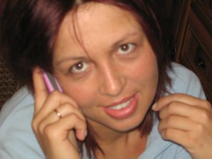 Загорелая брюнетка с упругим телом разделась и показала интимную стрижку. Эскиз 25