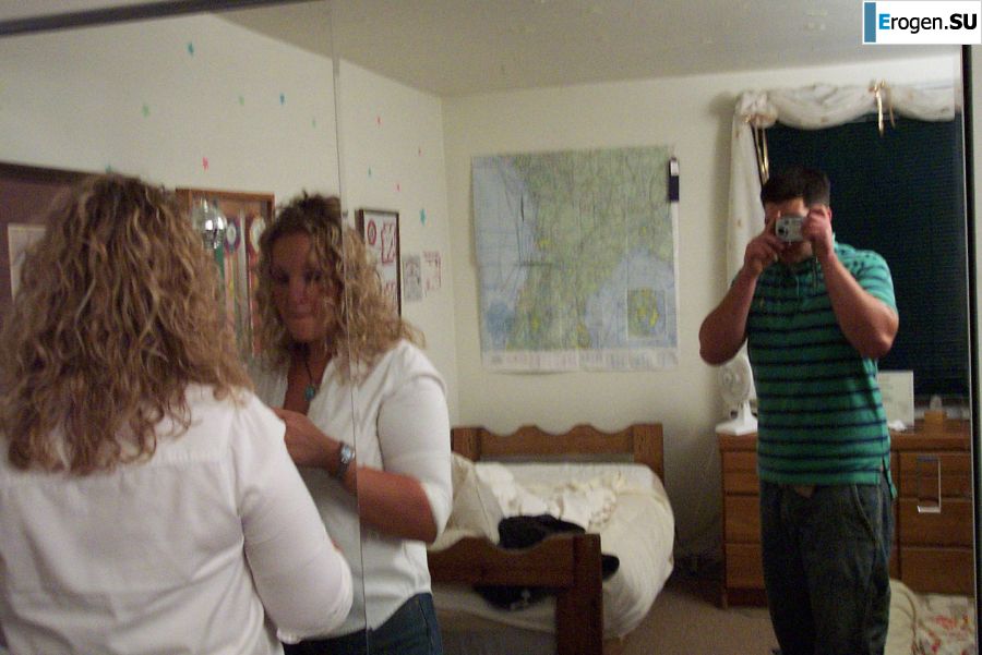 A blonde with curvaceous forms showed a peasant boobs and not only. Photo 36