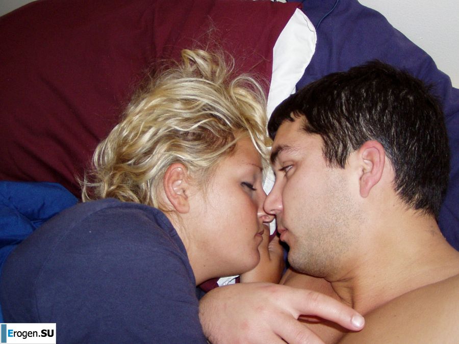 A blonde with curvaceous forms showed a peasant boobs and not only. Photo 39