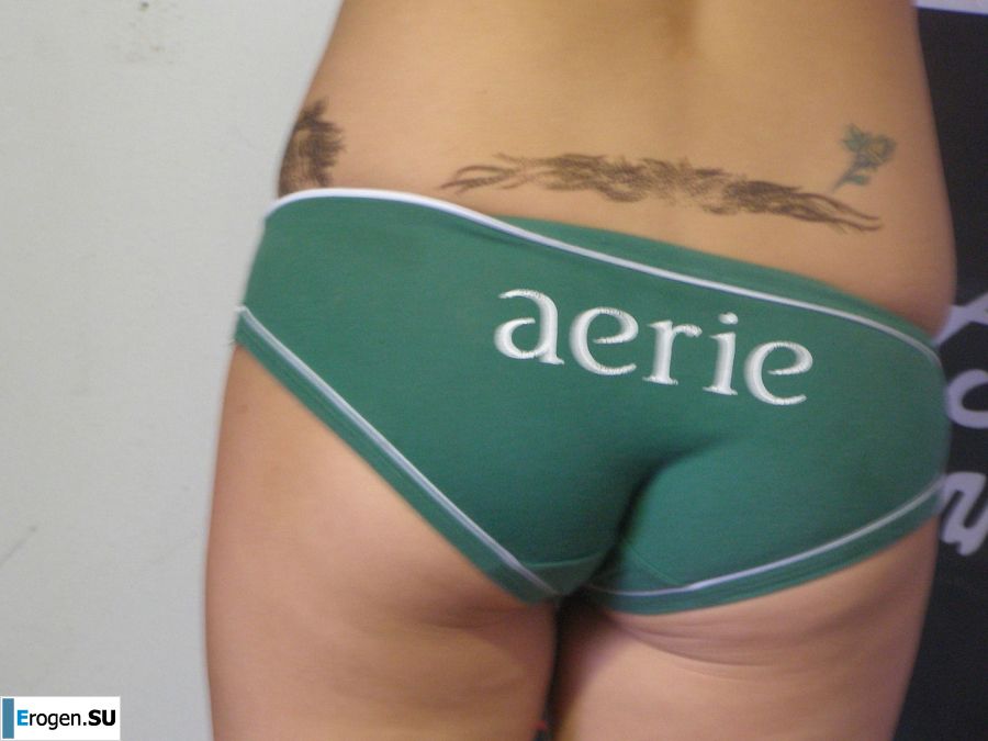 A blonde in pink panties drank and spread her legs in a billiard club. Part 2. Photo 15