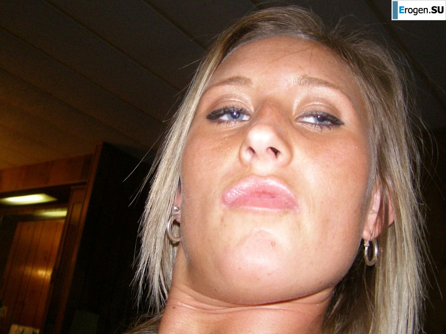 A blonde in pink panties drank and spread her legs in a billiard club. Part 2. Photo 21