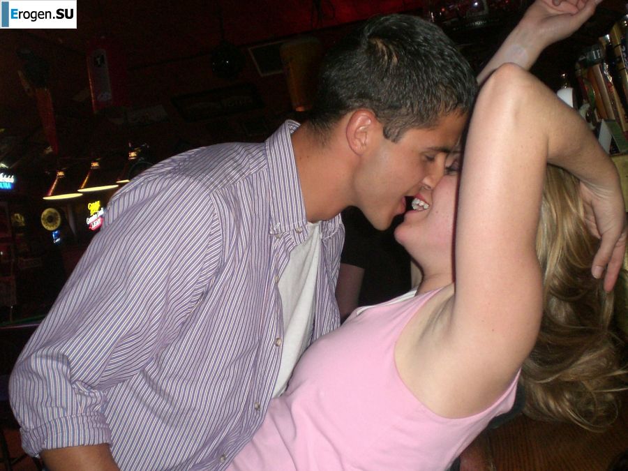 A blonde in pink panties drank and spread her legs in a billiard club. Part 2. Photo 33