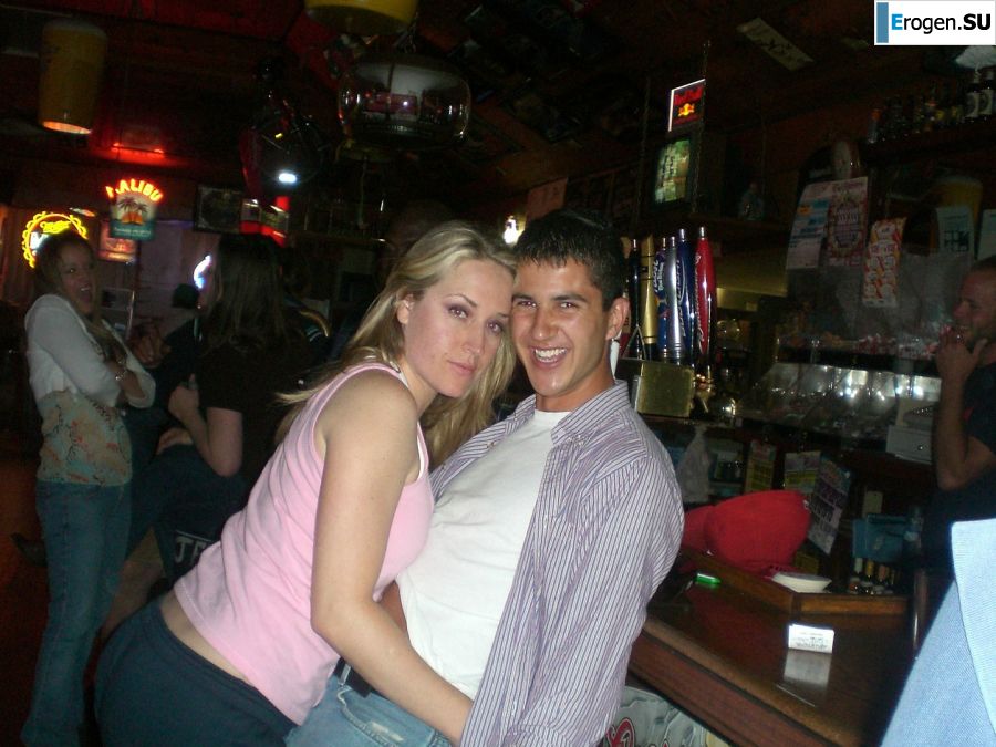 A blonde in pink panties drank and spread her legs in a billiard club. Part 2. Photo 34