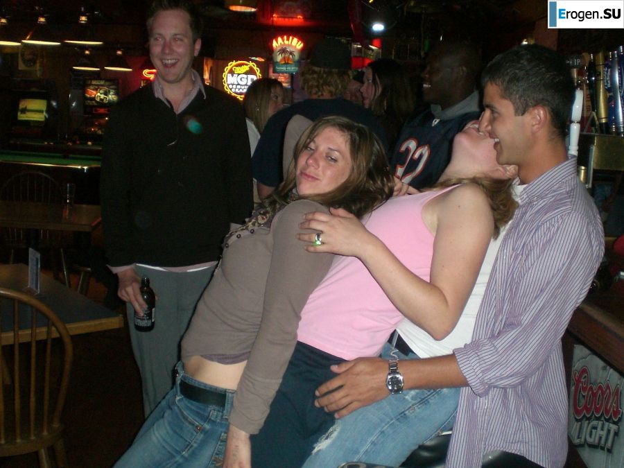 A blonde in pink panties drank and spread her legs in a billiard club. Part 2. Photo 35
