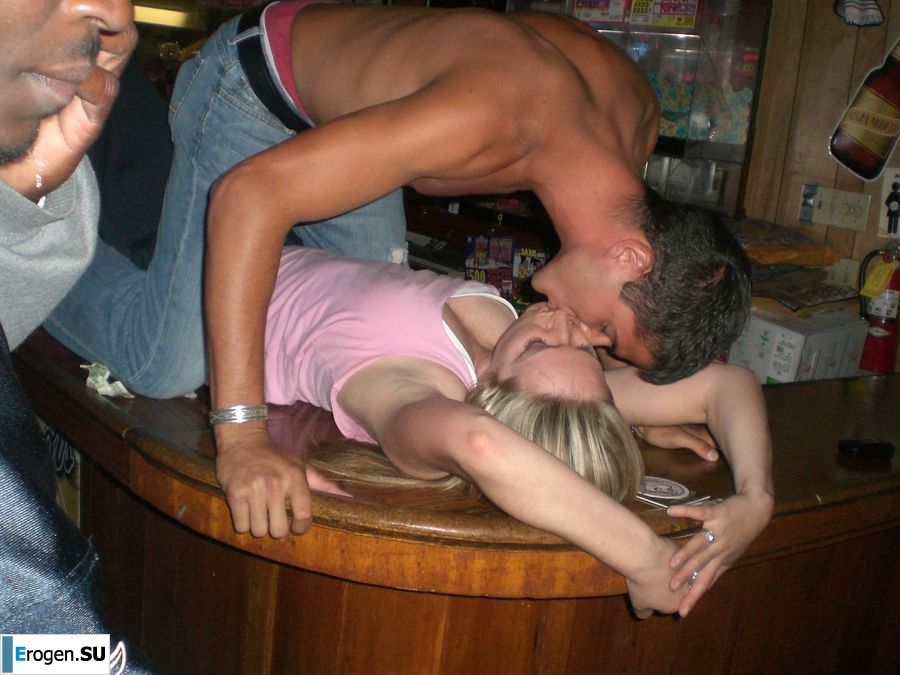 A blonde in pink panties drank and spread her legs in a billiard club. Part 2. Photo 40