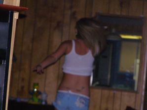 Блондинка в розовых трусиках выпила и раздвинула ноги в биллиардном клубе. Часть 2. Эскиз 16