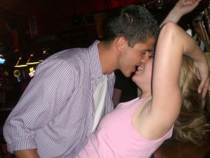 Блондинка в розовых трусиках выпила и раздвинула ноги в биллиардном клубе. Часть 2. Эскиз 33