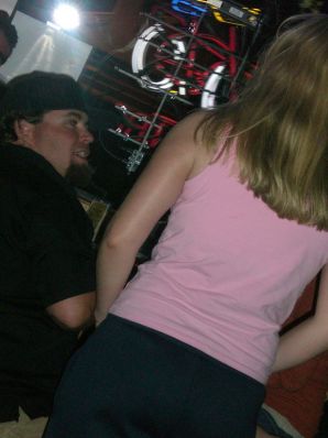 Блондинка в розовых трусиках выпила и раздвинула ноги в биллиардном клубе. Часть 2. Эскиз 36