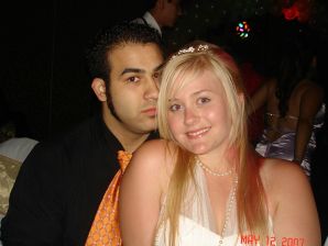 Аппетитная блондинка с пышными бедрами сняла платье. Эскиз 39