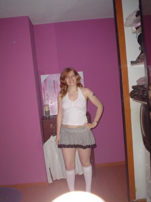 A red-haired student with glasses spread her legs in lace stockings and showed a pussy. Part 2. Thumb 30