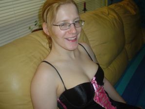 A red-haired student with glasses spread her legs in lace stockings and showed a pussy. Part 2. Thumb 54